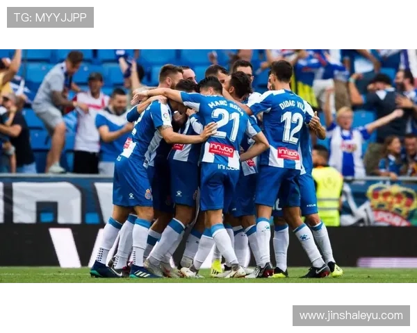 拉斯帕尔马斯俱乐部迎来新主帅球队阵容调整备战新赛季